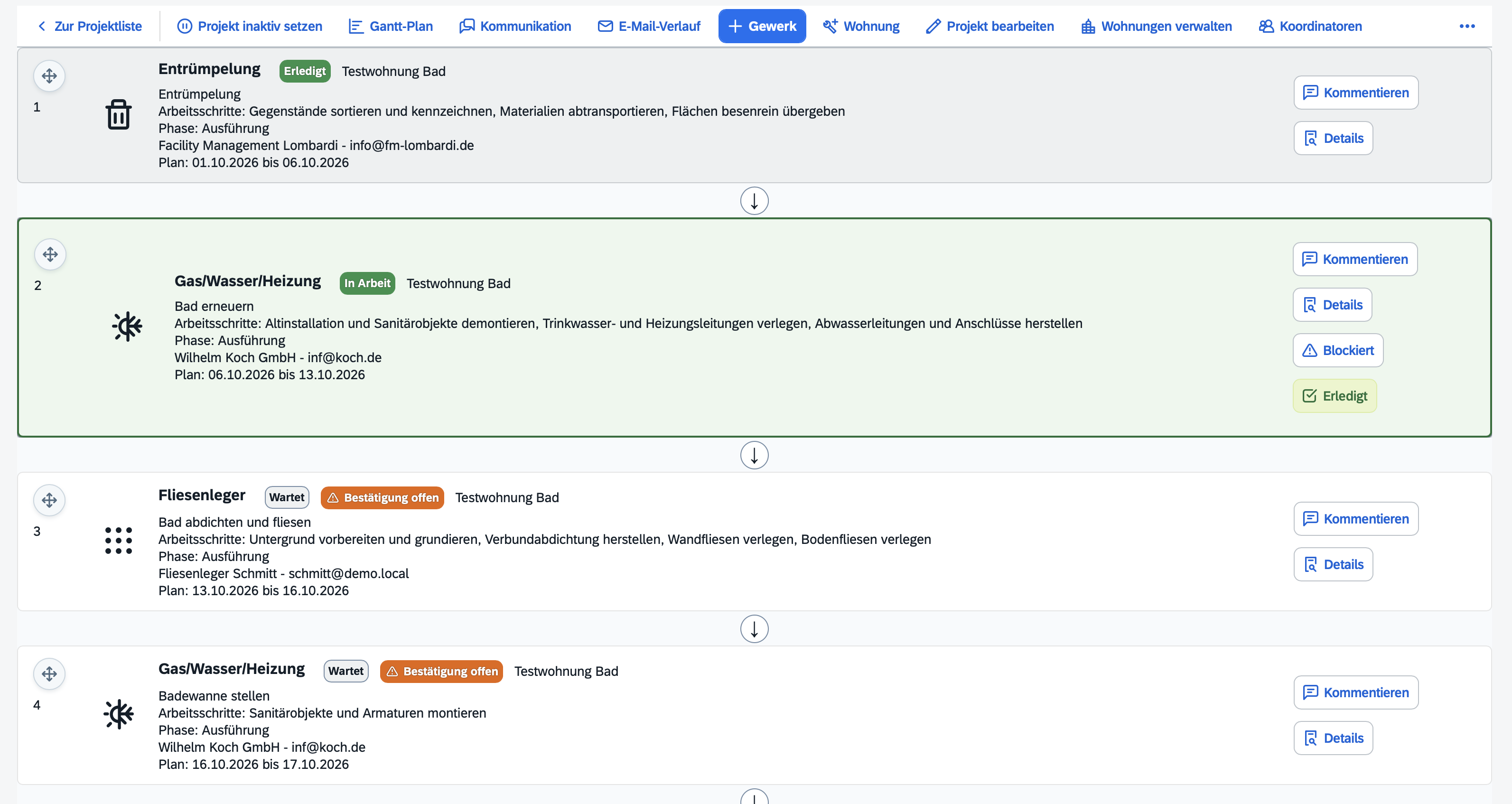 Arbeitsschritte eines Umbauprojekts mit beteiligten Gewerken, Status und Terminen